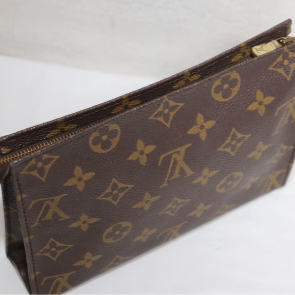 💖💯 Authentic LOuis Vuitton Monogram Toiletry 19 Cosmetic Pouch 💖 - Picture 2 of 16